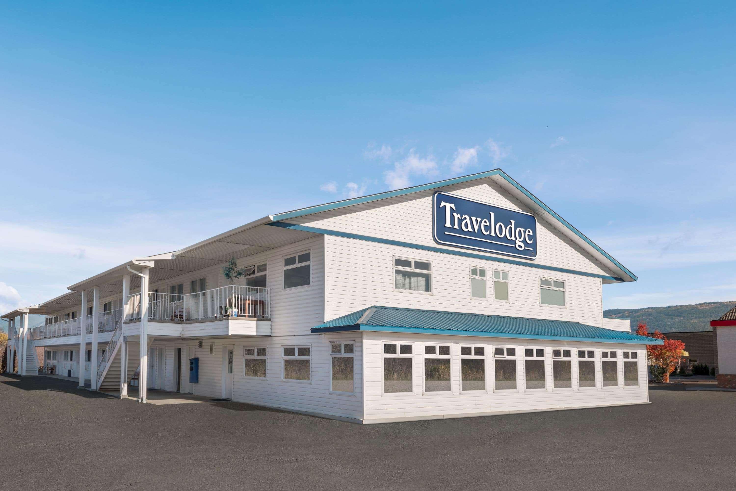 Travelodge By Wyndham Salmon Arm Bc Eksteriør billede