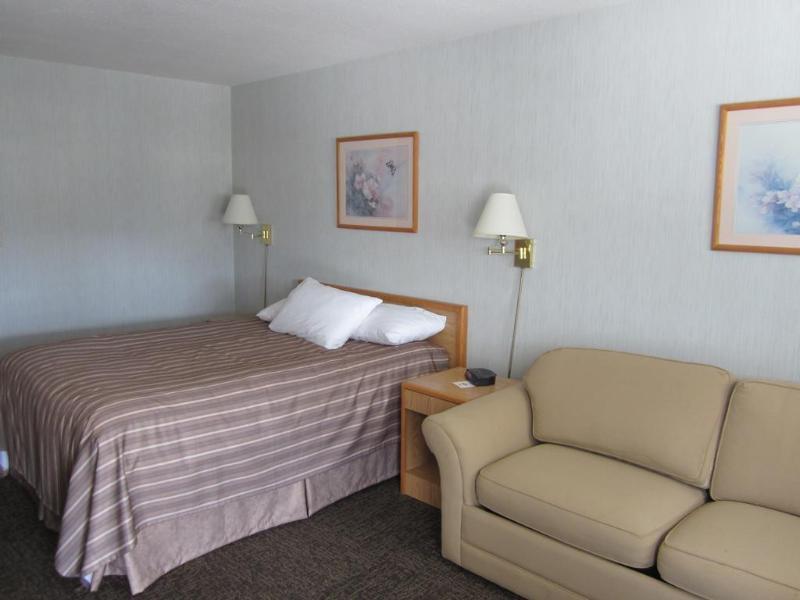 Travelodge By Wyndham Salmon Arm Bc Eksteriør billede